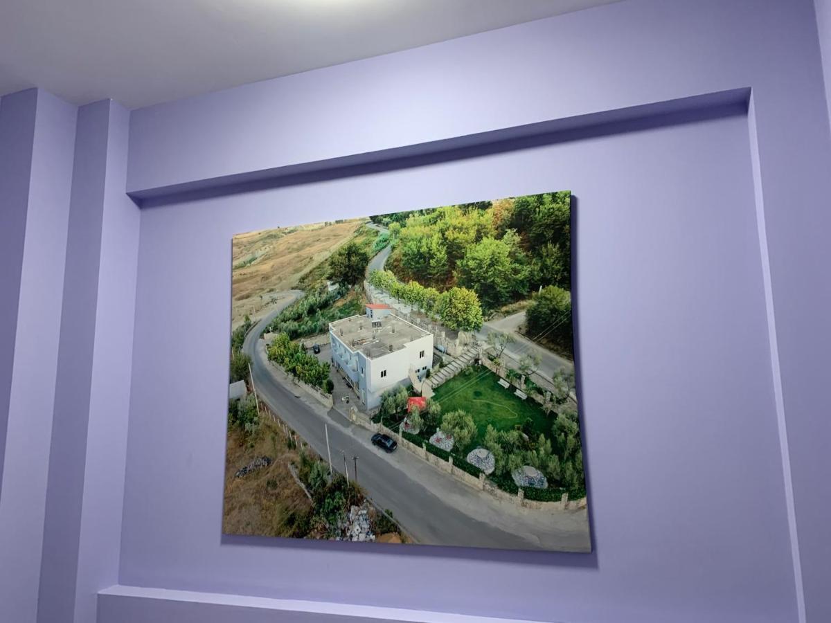 Hotel Restaurant Deso Shijak ภายนอก รูปภาพ