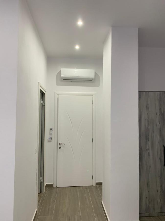 Hotel Restaurant Deso Shijak ภายนอก รูปภาพ