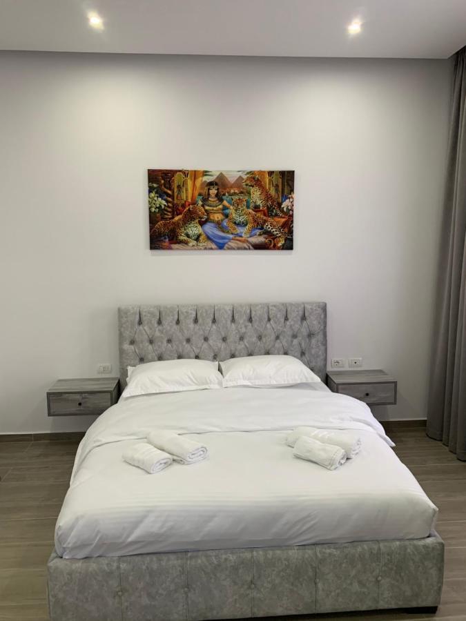 Hotel Restaurant Deso Shijak ภายนอก รูปภาพ